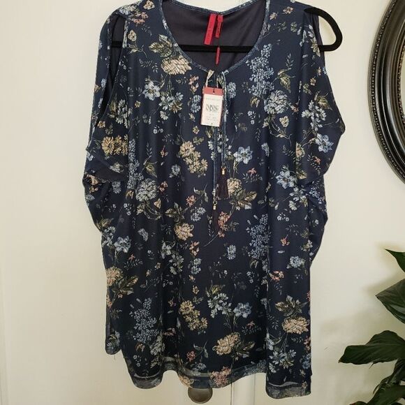 Love Scarlett Floral Print Mesh Blouse - Picture 2 of 8